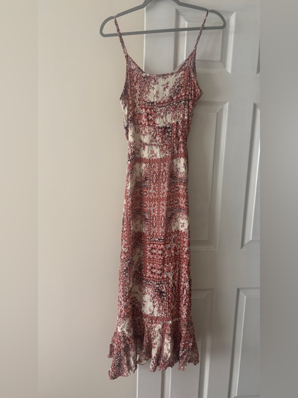 Lovestitch Red and Cream Floral High-Low Sundress - Picture 2 of 4